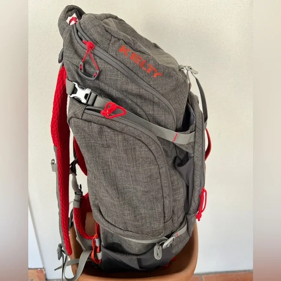 Kelty Redwing 50 Reserve Backpack - Gray and Red - Picture 4 of 13